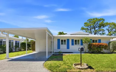 215 Fair Winds Dr #215, Nokomis, FL 34275