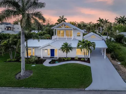 212 Sunrise Dr, Nokomis, FL 34275