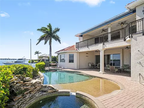 102 12th Ave E, Palmetto, FL 34221