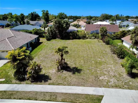 565 Park Estates Sq, Venice, FL 34293