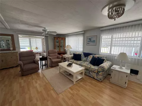 611 Iris Dr, Venice, FL 34293 photo 3