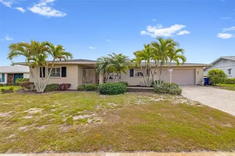 3136 Gulf Gate Dr, Sarasota, FL 34231