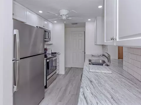 Kitchen - 3180 Fallow Rd, Venice, FL 34293 photo 1 of 4