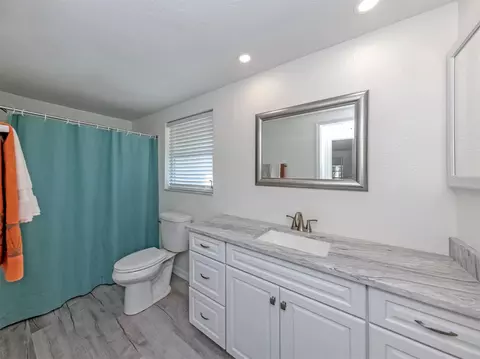 Bath - 3180 Fallow Rd, Venice, FL 34293 photo 1 of 2