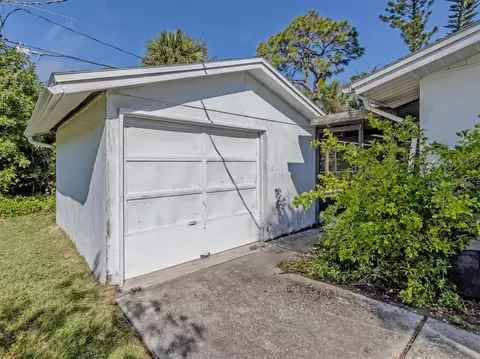Exterior - 3180 Fallow Rd, Venice, FL 34293 photo 8 of 14