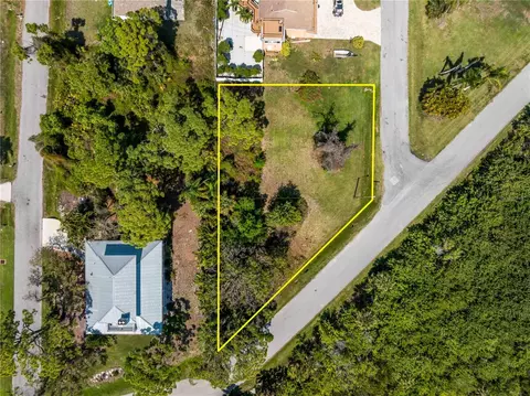 Cumberland Road, Venice, FL 34293