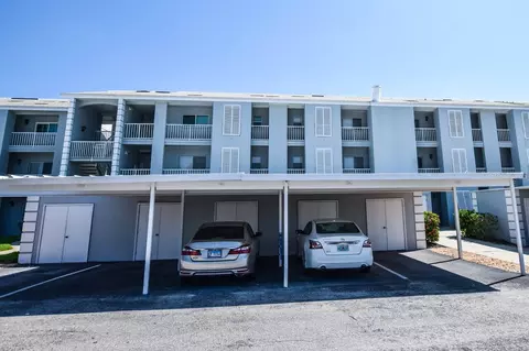 408 Cerromar Cir S #236, Venice, FL 34293
