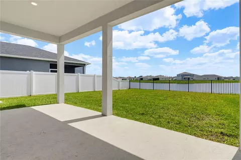 Exterior - 9395 Sandy Bluffs Cir, Parrish, FL 34219 photo 4 of 12