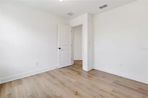 Bedroom - 9395 Sandy Bluffs Cir, Parrish, FL 34219 photo 5 of 8