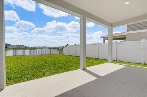 Exterior - 9395 Sandy Bluffs Cir, Parrish, FL 34219 photo 5 of 12