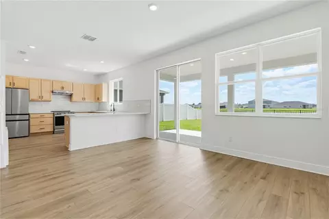 Living - 9395 Sandy Bluffs Cir, Parrish, FL 34219 photo 3 of 5