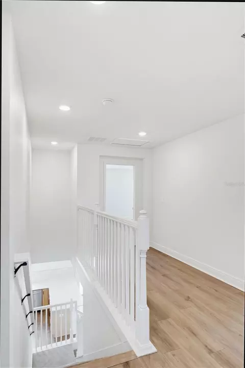 Entry Way - 9395 Sandy Bluffs Cir, Parrish, FL 34219 photo 7 of 11