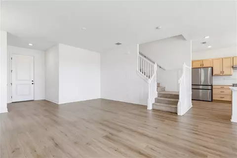 Living - 9395 Sandy Bluffs Cir, Parrish, FL 34219 photo 4 of 5