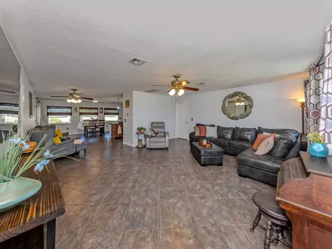 Living - 2972 Argyle Rd, Venice, FL 34293 photo 1 of 3