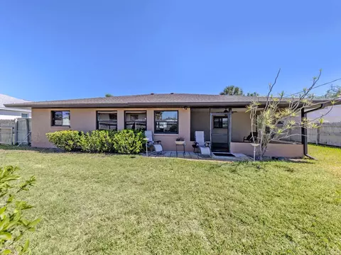 Exterior - 2972 Argyle Rd, Venice, FL 34293 photo 2 of 9