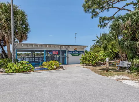 Exterior - 2972 Argyle Rd, Venice, FL 34293 photo 5 of 9
