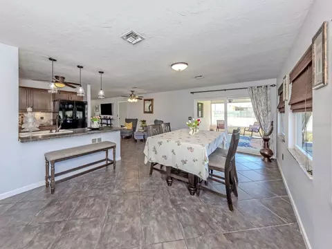 Dining - 2972 Argyle Rd, Venice, FL 34293 photo 2 of 2