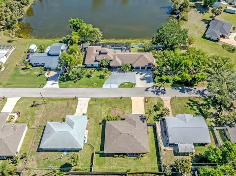 View/Area - 2972 Argyle Rd, Venice, FL 34293 photo 4 of 11