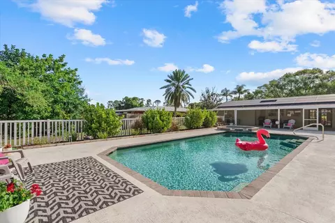 Exterior - 5868 Denison Dr, Venice, FL 34293 photo 6 of 20