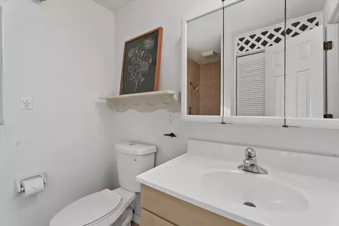 Bath - 5868 Denison Dr, Venice, FL 34293 photo 4 of 4