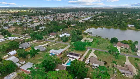 View/Area - 5868 Denison Dr, Venice, FL 34293 photo 3 of 5