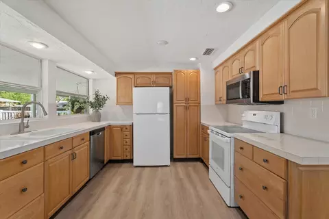 Kitchen - 5868 Denison Dr, Venice, FL 34293 photo 2 of 8