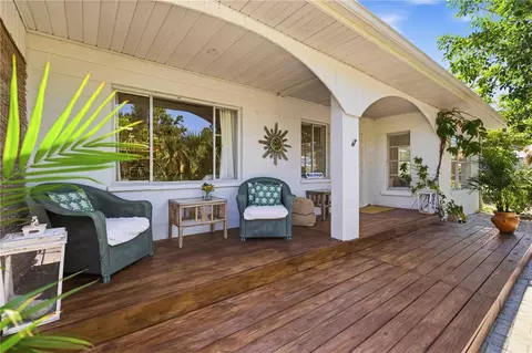 624 Bayshore Rd, Nokomis, FL 34275