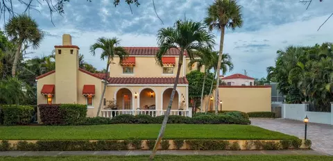 521 Harbor Dr S, Venice, FL 34285