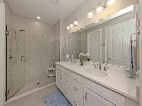 Bath - 749 Ibiza Loop, Venice, FL 34292 photo 1 of 2