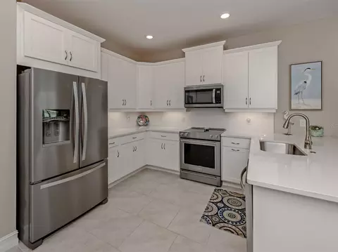 Kitchen - 749 Ibiza Loop, Venice, FL 34292 photo 5 of 6