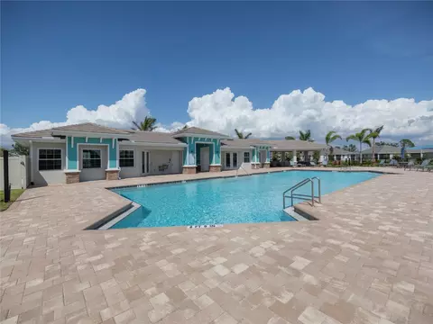 Exterior - 749 Ibiza Loop, Venice, FL 34292 photo 6 of 15