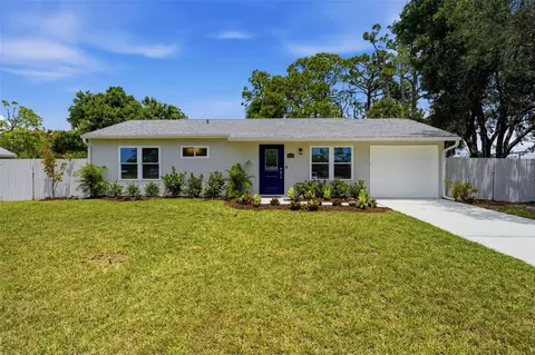 6338 Kenwood Dr, North Port, FL 34287
