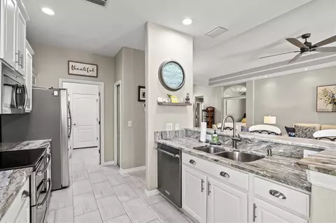 Kitchen - 2191 Chenille Ct, Venice, FL 34292 photo 4 of 9