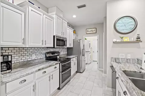 Kitchen - 2191 Chenille Ct, Venice, FL 34292 photo 3 of 9