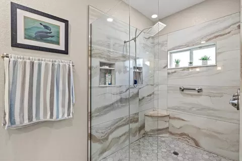 Bath - 2191 Chenille Ct, Venice, FL 34292 photo 2 of 4
