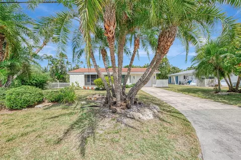 201 Lyons Bay Rd, Nokomis, FL 34275