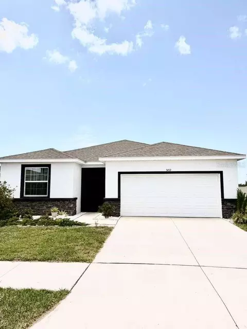 5452 Flint Hills Dr, Wimauma, FL 33598