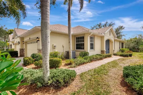 9367 Carnaby Dr, Venice, FL 34293