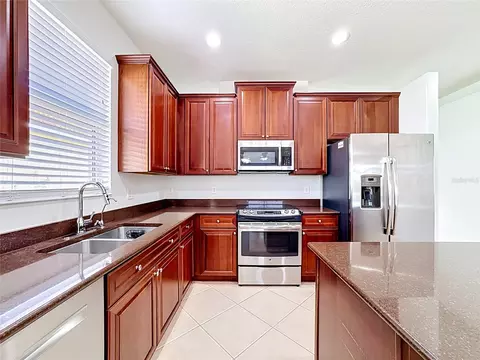 Kitchen - 11603 Dancing River Dr, Venice, FL 34292 photo 4 of 5