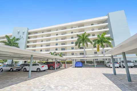 5790 Midnight Pass Rd #209, Sarasota, FL 34242