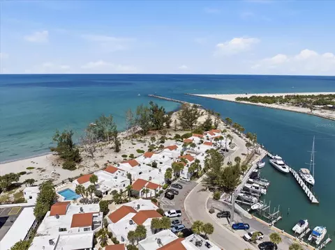 1585 Tarpon Center Dr #20, Venice, FL 34285