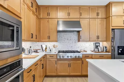 Kitchen - 18645 Midsummer Pl, Venice, FL 34293 photo 4 of 5