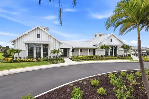 View/Area - 18645 Midsummer Pl, Venice, FL 34293 photo 6 of 25