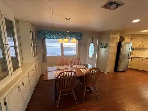 825 Jolanda Cir, Venice, FL 34285 photo 9