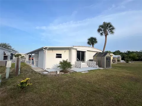 825 Jolanda Cir, Venice, FL 34285 photo 4
