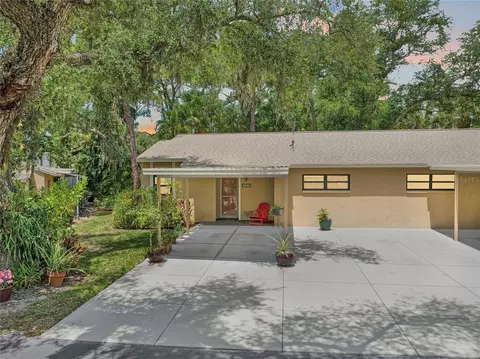 5033 Village Gardens Dr #24, Sarasota, FL 34234