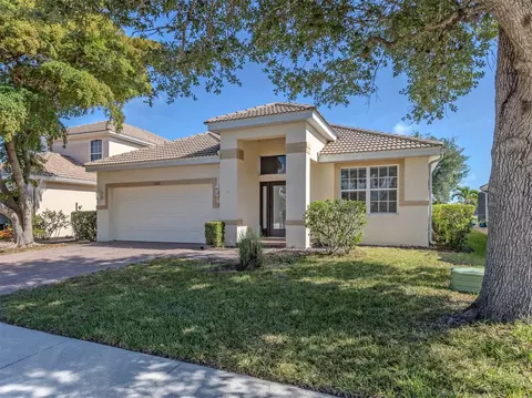 Exterior - 11626 Dancing River Dr, Venice, FL 34292 photo 2 of 12