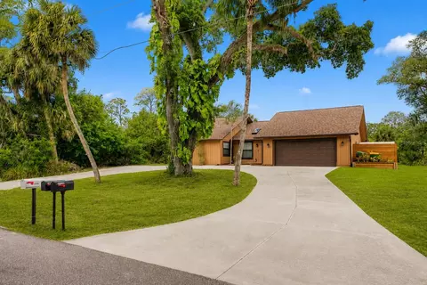 225 Hoffer St, Port Charlotte, FL 33953