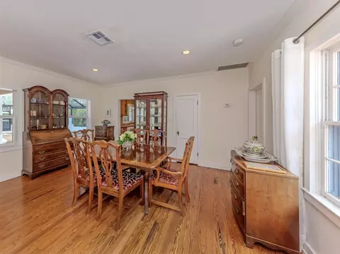 Dining - 628 Granada Ave, Venice, FL 34285 photo 2 of 3