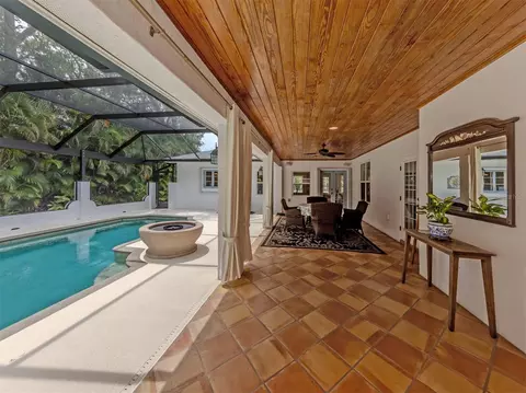 Exterior - 628 Granada Ave, Venice, FL 34285 photo 6 of 15